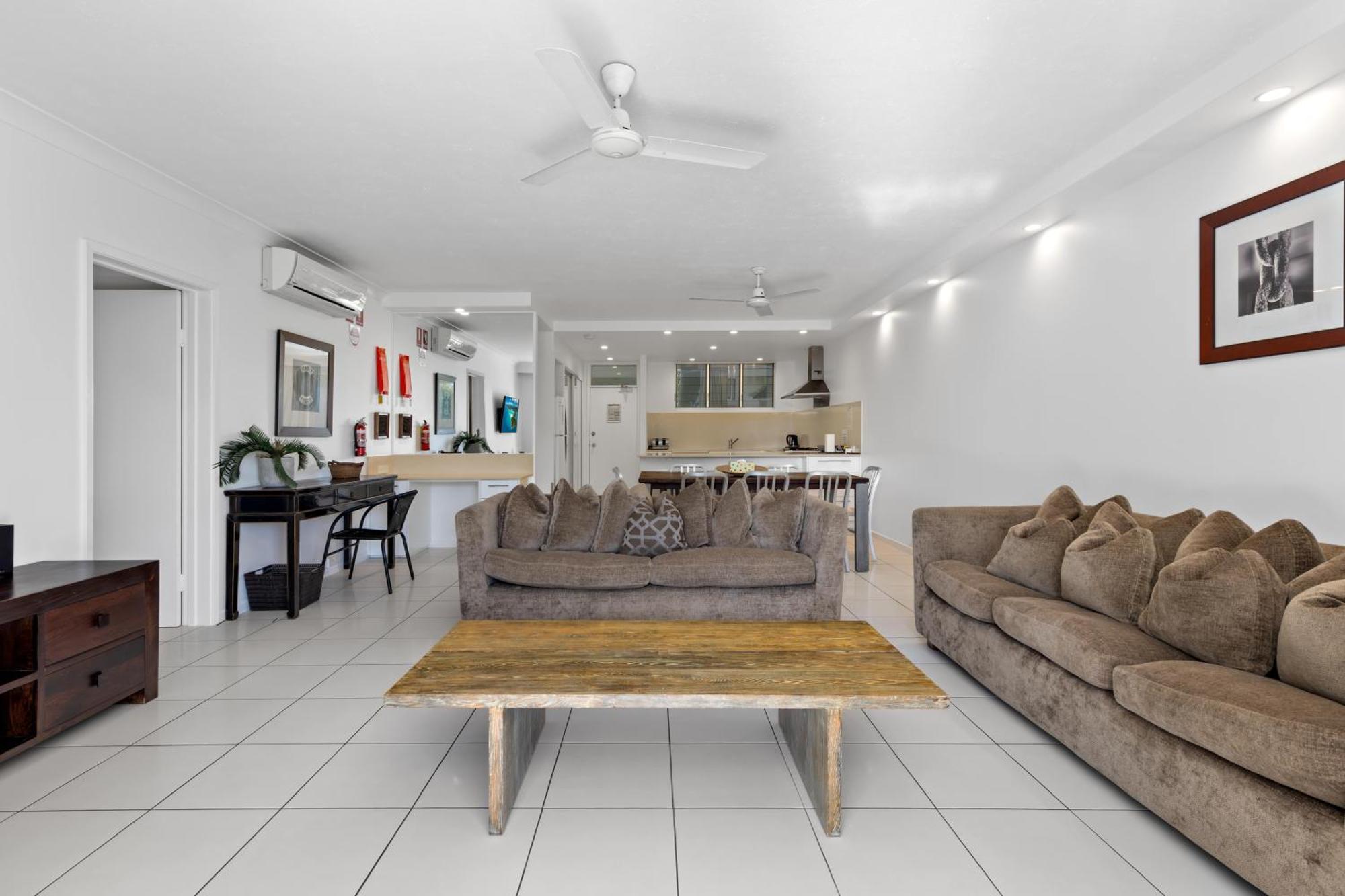 Beach Front Lagoon Lodge Apartments Hamilton Island Buitenkant foto